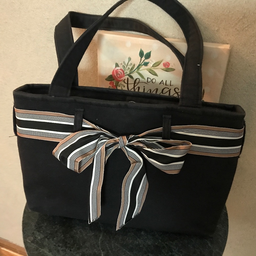 B’s Purse - Interchangeable Ribbon - Picture 2 of 4
